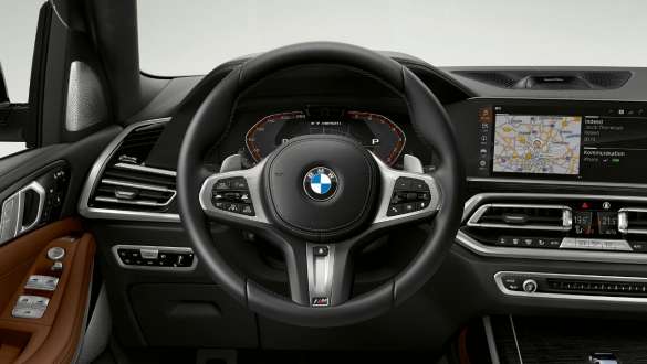 Nahkkattega M-rooliga BMW X7 M-mudel Nahkkattega M-rooliga BMW X7 M-mudeli juhikoht, G07