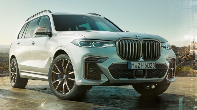 BMW X7 M-mudel, 3/4 eestvaade BMW X7 M-mudel toonis Mineral White, paigal, 3/4 eestvaade, G07, 2019