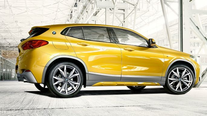BMW X2 F39, külgvaade BMW X2 2018 F39, Galvanic Gold metallik, külgvaade