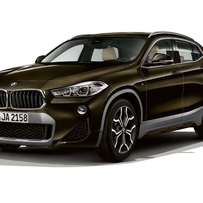 BMW X2 sDrive20i M Sport X, kolm neljandikku eestvaade BMW X2 sDrive20i M Sport X 2018 F39 Sparkling Storm Brilliant Effect, kolm neljandikku eestvaade