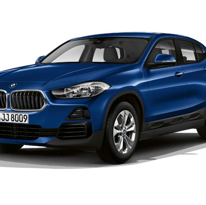 BMW X2 sDrive20i Advantage, kolm neljandikku eestvaade BMW X2 sDrive20i Advantage 2018 F39 Mediterranean Blue metallik, kolm neljandikku eestvaade