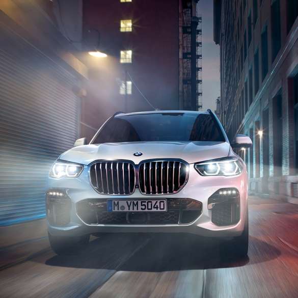 BMW X5, eestvaade BMW X5 G05 2018 toonis Mineral White metallik, eestvaade