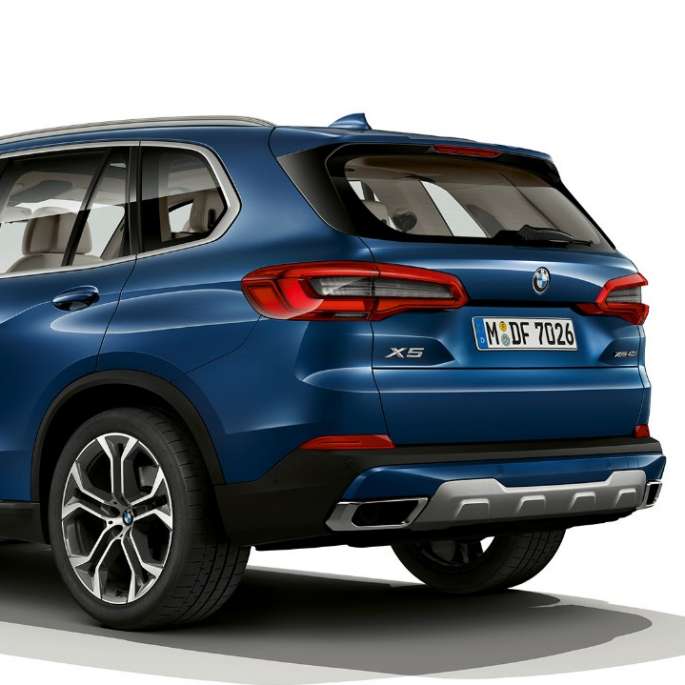 Mudel xLine, BMW X5 xDrive40i, 3/4 tagantvaade Mudel xLine, BMW X5 xDrive40i G05 2018 toonis Phytonic Blue metallik, 3/4 tagantvaade