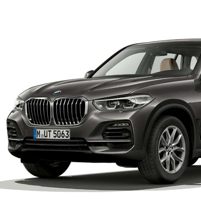 Põhimudel, BMW X5 xDrive30d, 3/4 eestvaade Põhimudel, BMW X5 xDrive30d G05 2018 toonis Sophisto Grey Brilliant Effect metallik, 3/4 eestvaade