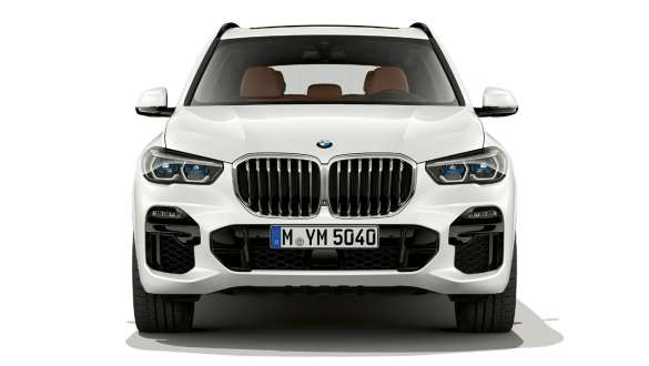 BMW X5, kolm neljandikku eestvaade BMW X5 G05 2018, Mineral White metallik, kolm neljandikku eestvaade, öösel seismas