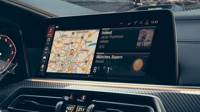 Juhikoht vaatega 12,3-tollisele ekraanile. BMW X6 juhikoht vaatega 12,3-tollisele ekraanile.