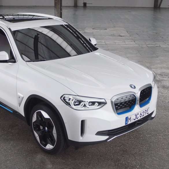 BMW iX3 G08 välisdisaini video BMW iX3 G08 2020 Mineral White metallik välisdisaini video