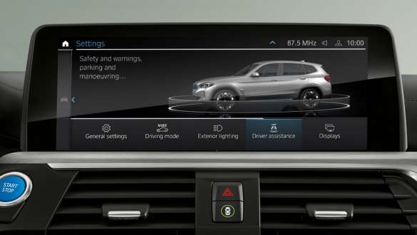 BMW iX3 G08 juhtimisassistent Professional BMW iX3 G08 2020 salong, keskpaneeli ekraan, juhtimisassistent Professional