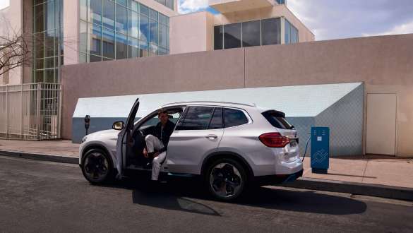BMW iX3 G08 2020 salong, keskpaneeli ekraan BMW iX3 G08 2020 salong, keskpaneeli ekraan