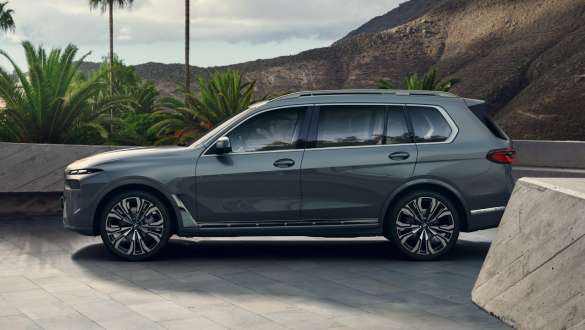Parkimisassistent Professional, BMW X7 G07 LCI Parkimisassistent Professional, lähivaade, keskpaneeli ekraan, BMW X7 G07 LCI
