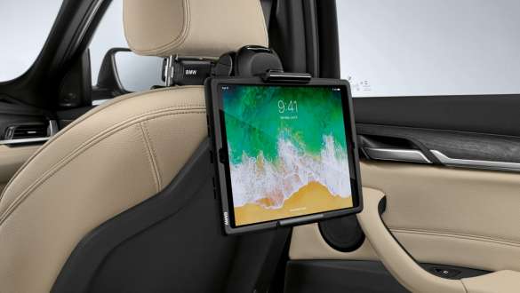 BMW turvaümbris 10,5-tollisele Apple iPad Pro tahvelarvutile BMW universaalhoidik tahvelarvutitele koos BMW turvaümbrisega BMW sügis-talvine lisavarustus BMW turvaümbris 10,5-tollisele Apple iPad Pro tahvelarvutile BMW universaalhoidik tahvelarvutitele koos BMW turvaümbrisega