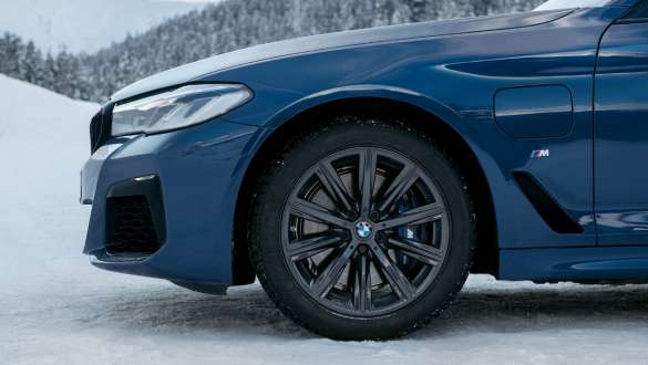 18-tolliste BMW V-spoke 684 Orbit Grey talverataste komplekt BMW sügistalvine lisavarustus,18-tolliste BMW V-spoke 684 Orbit Grey talverataste komplekt