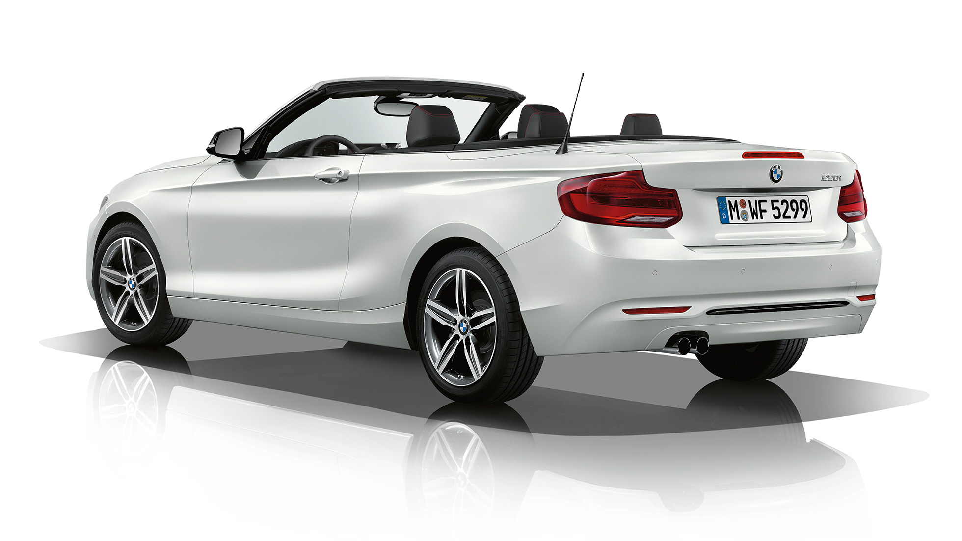 BMW 2. seeria Cabrio, mudeli Sport Line kolm neljandikku tagantvaade BMW 2. seeria Cabrio, mudeli Sport Line kolm neljandikku tagantvaade