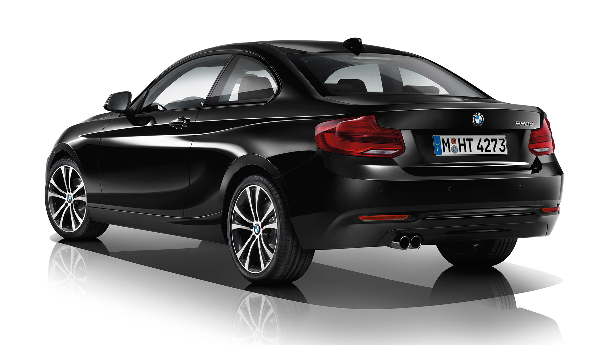 BMW 2. seeria Coupé, mudeli Sport Line kolm neljandikku tagantvaade BMW 2. seeria Coupé, mudeli Sport Line kolm neljandikku tagantvaade