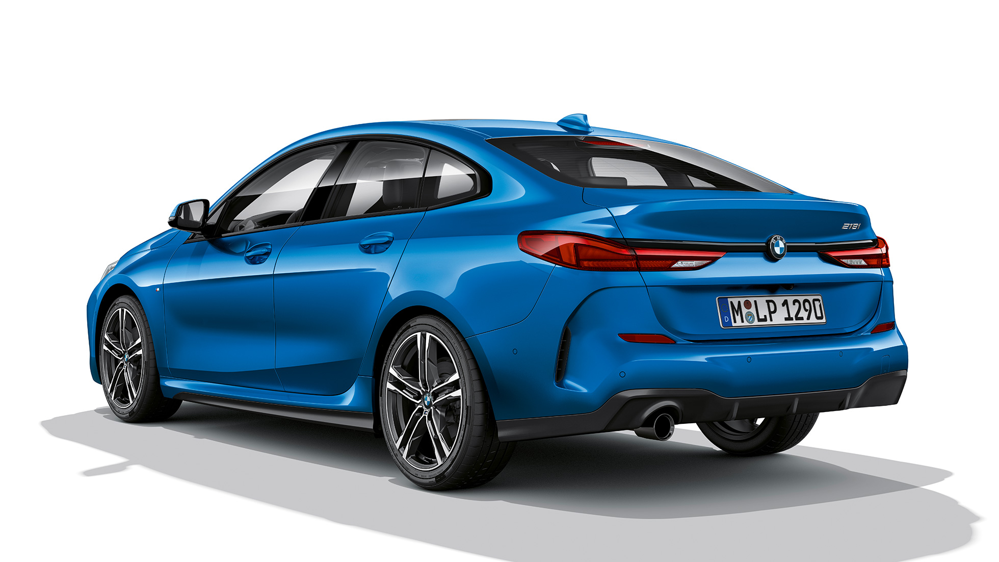 BMW Individual kõrgläikega Shadow Line, BMW 2. seeria Gran Coupé M Sport mudel BMW Individual kõrgläikega Shadow Line, BMW 2. seeria Gran Coupé M Sport mudel toonis Misano Blue metallik F44kolm neljandikku külgvaade