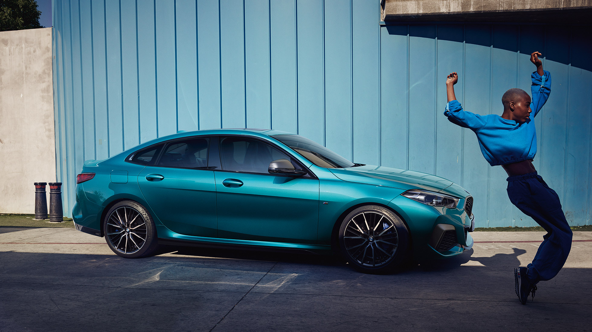 Kupeesiluett, BMW 2. seeria Gran Coupé Kupeesiluett mudelil BMW 2. seeria Gran Coupé toonis Snapper Rocks Blue metallik, F44 2020 külgvaade