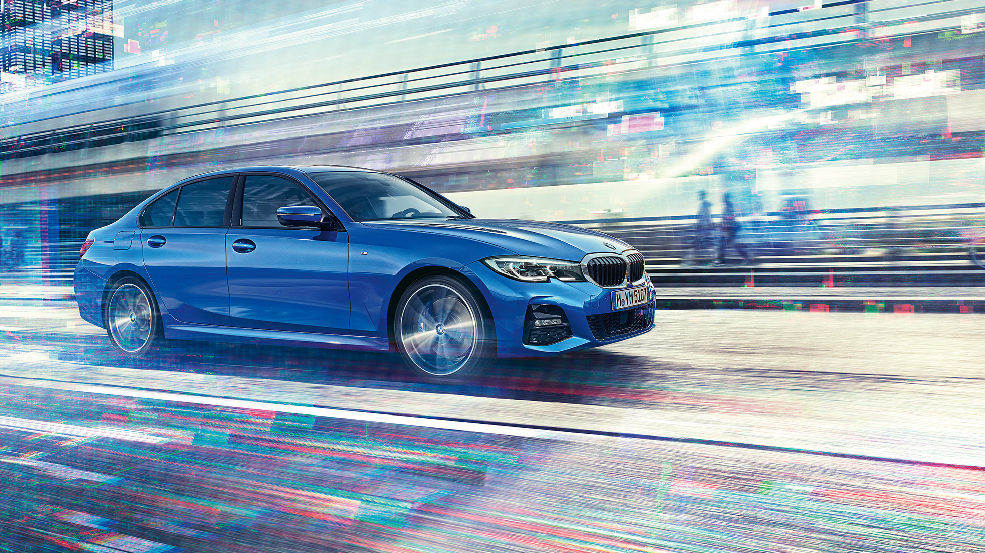BMW 3. seeria Sedan, külgvaade sõidu ajal. BMW 3. seeria Sedan külgvaates linnasõidul.