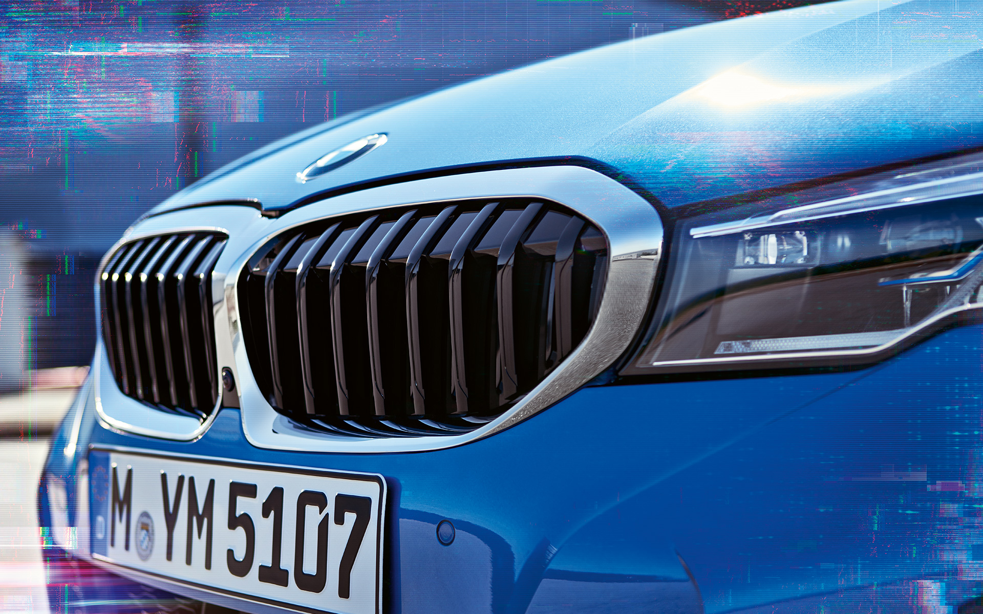 BMW 3. seeria Sedaan (G20), kaheosaline neerukujuline iluvõre. BMW 3. seeria Sedaan (G20), külgvaade kaheosalisele neerukujulisele iluvõrele, lähivaade.