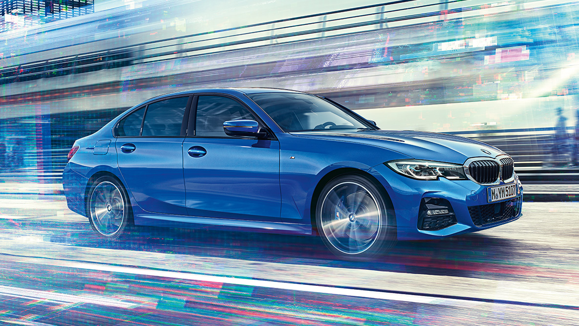 BMW 3. seeria Sedaan (G20), külgvaade sõidu ajal. BMW 3. seeria Sedaan (G20), külgvaade sõites päeval linnas.