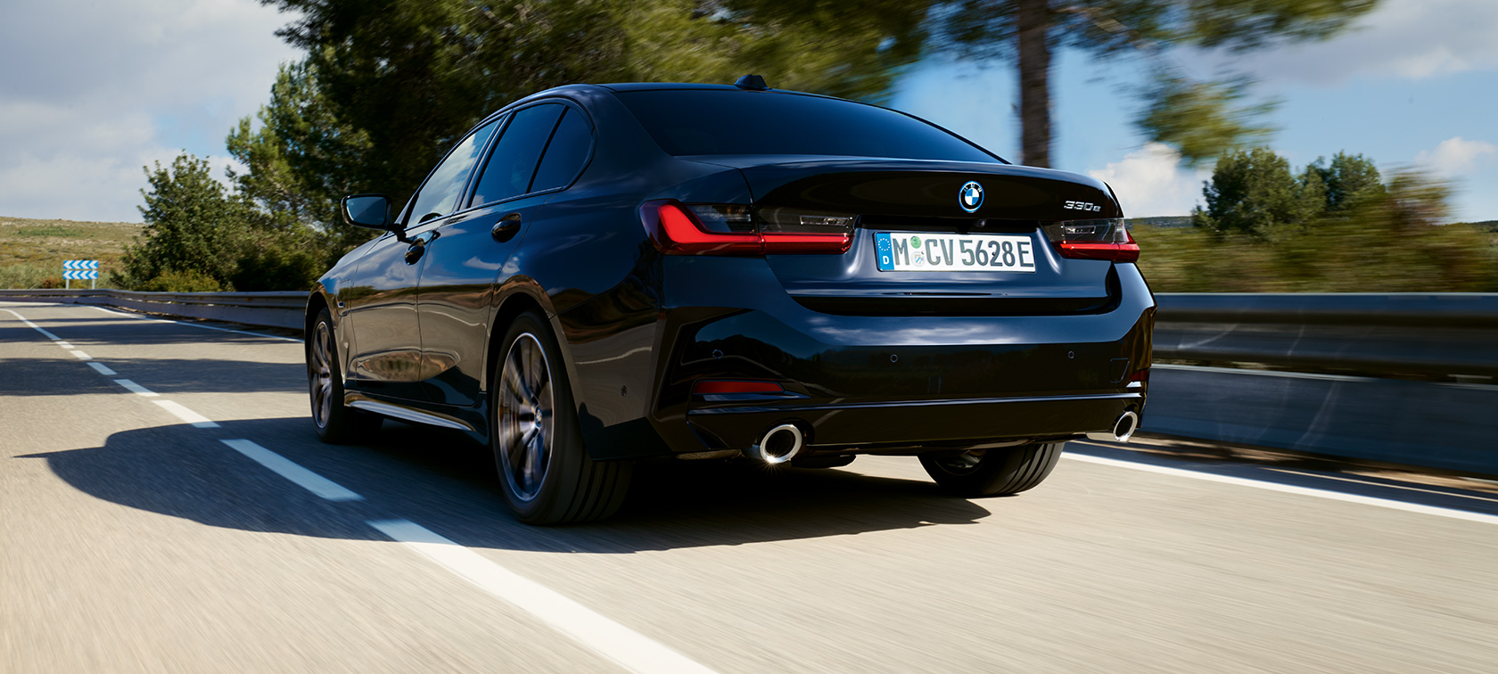 BMW 3. seeria Sedaani pistikhübriid G20, video BMW 3. seeria Sedaani pistikhübriid G20, video