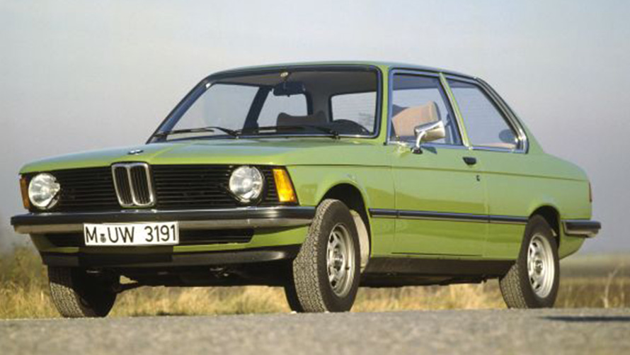 BMW 3. seeria Sedan E21 esimene põlvkond, kolm neljandikku eestvaade tänaval BMW 3. seeria mudelid, BMW 3. seeria Sedan E21, esimene põlvkond, kolm neljandikku eestvaade tänaval