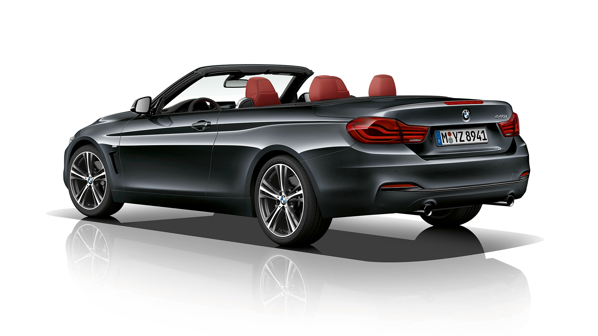 BMW 4. seeria Cabrio, mudeli Sport Line kolm neljandikku tagantvaade BMW 4. seeria Cabrio, mudeli Sport Line kolm neljandikku tagantvaade