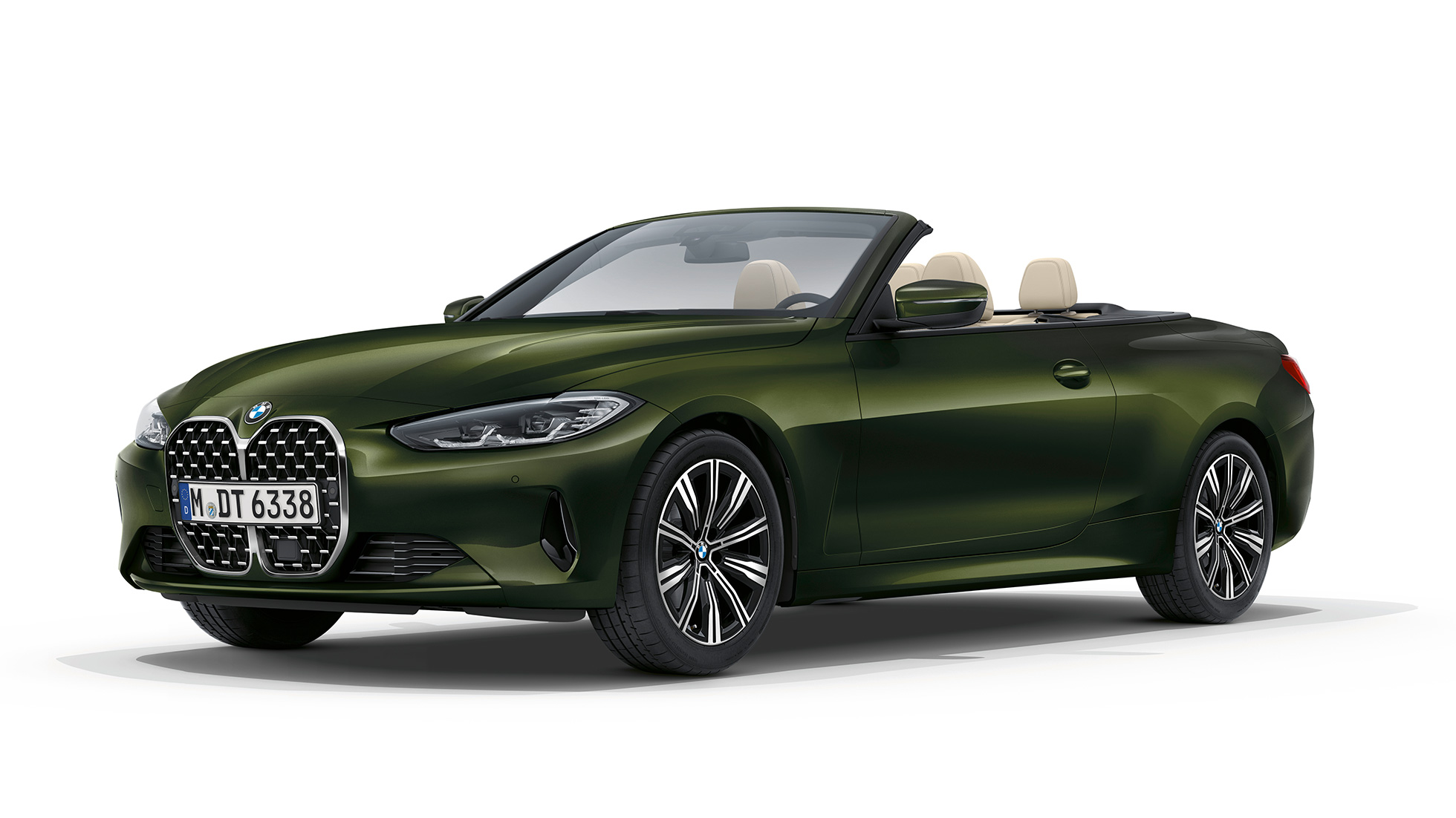 BMW 4. seeria Cabrio põhimudel G23 2020, kolm neljandikku eestvaade BMW 4. seeria Cabrio G23 2020 baasmudel toonis Bluestone metallik, kolm neljandikku eestvaade