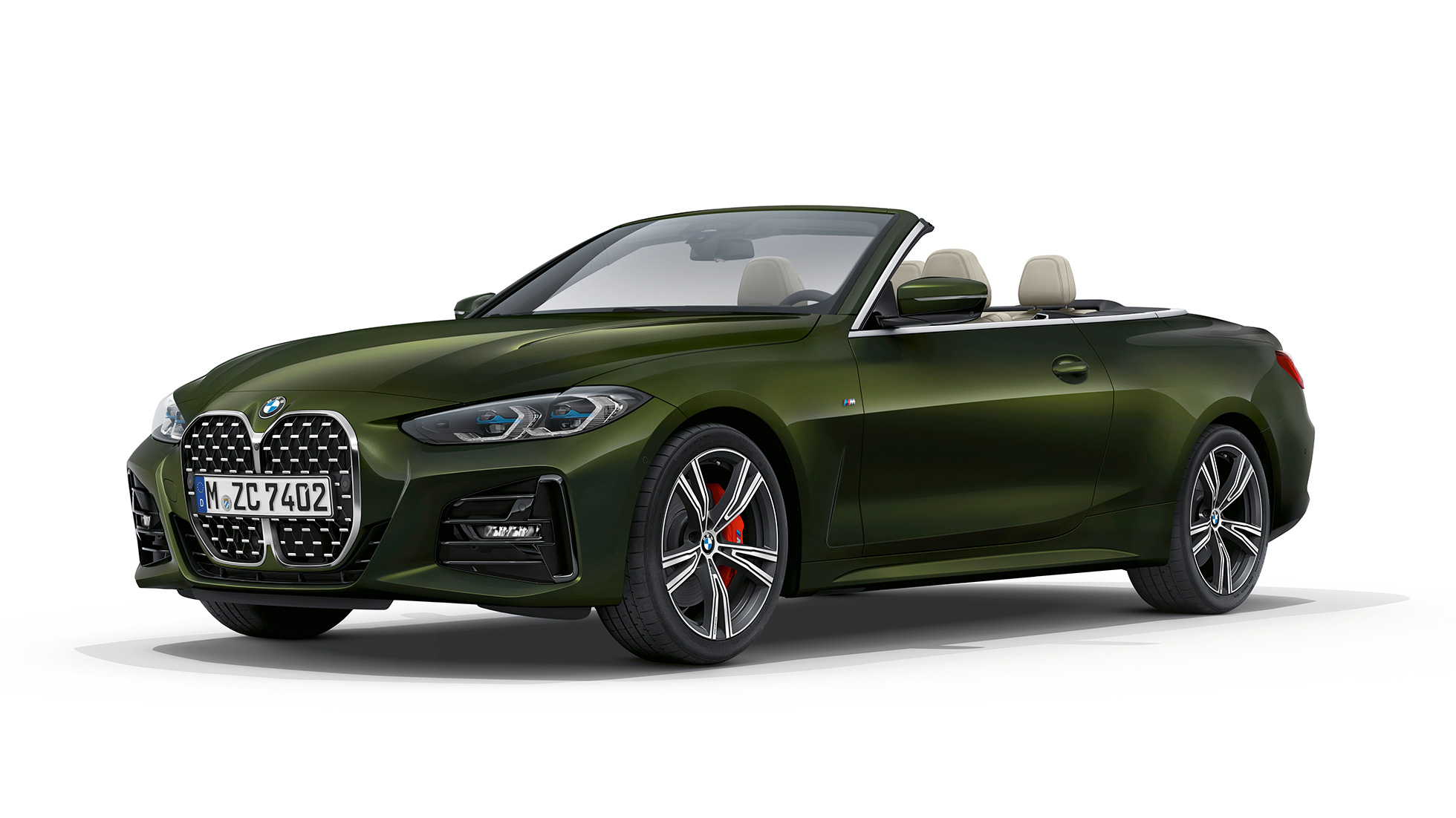 Kolm neljandikku eestvaade, BMW 4. seeria Cabrio mudel M Sport G23 2020 BMW 4. seeria Cabrio G23 2020 mudel M Sport toonis Sanremo Green metallik, kolm neljandikku eestvaade