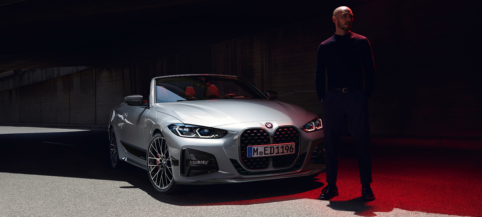 Kolm neljandikku tagantvaade ja BMW tagumine rattahoidik Pro 2.0, BMW 4. seeria Cabrio G23 2020 BMW 4. seeria Cabrio G23 toonis Sanremo Green metallik, 2020, kolm neljandikku tagantvaade ja BMW tagumine rattahoidik Pro 2.0