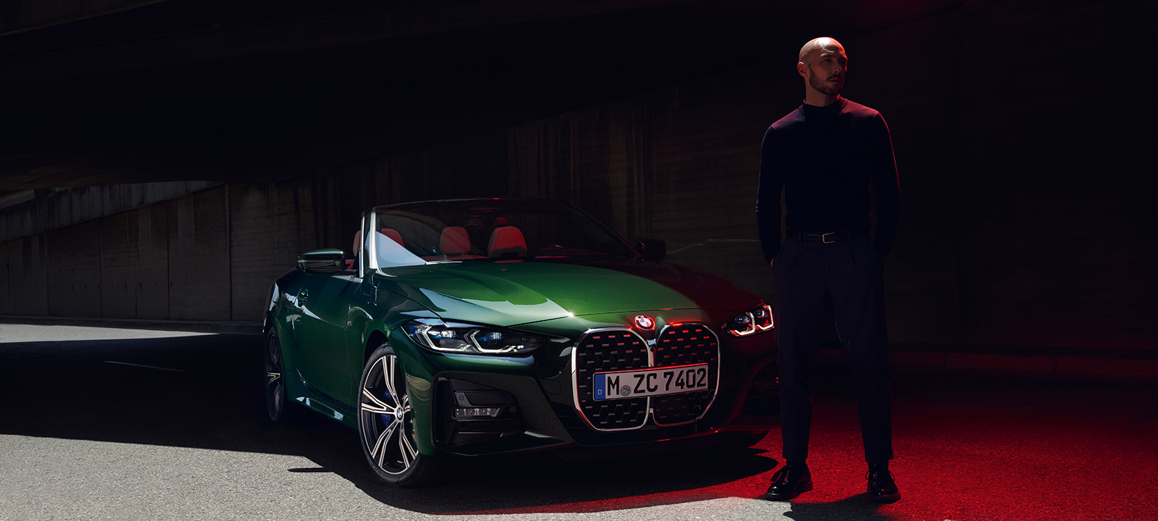 Eestvaade, BMW 4. seeria Cabrio G23 2020 BMW 4. seeria Cabrio G23 2020 toonis Sanremo Green metallik, eestvaade koos modelliga