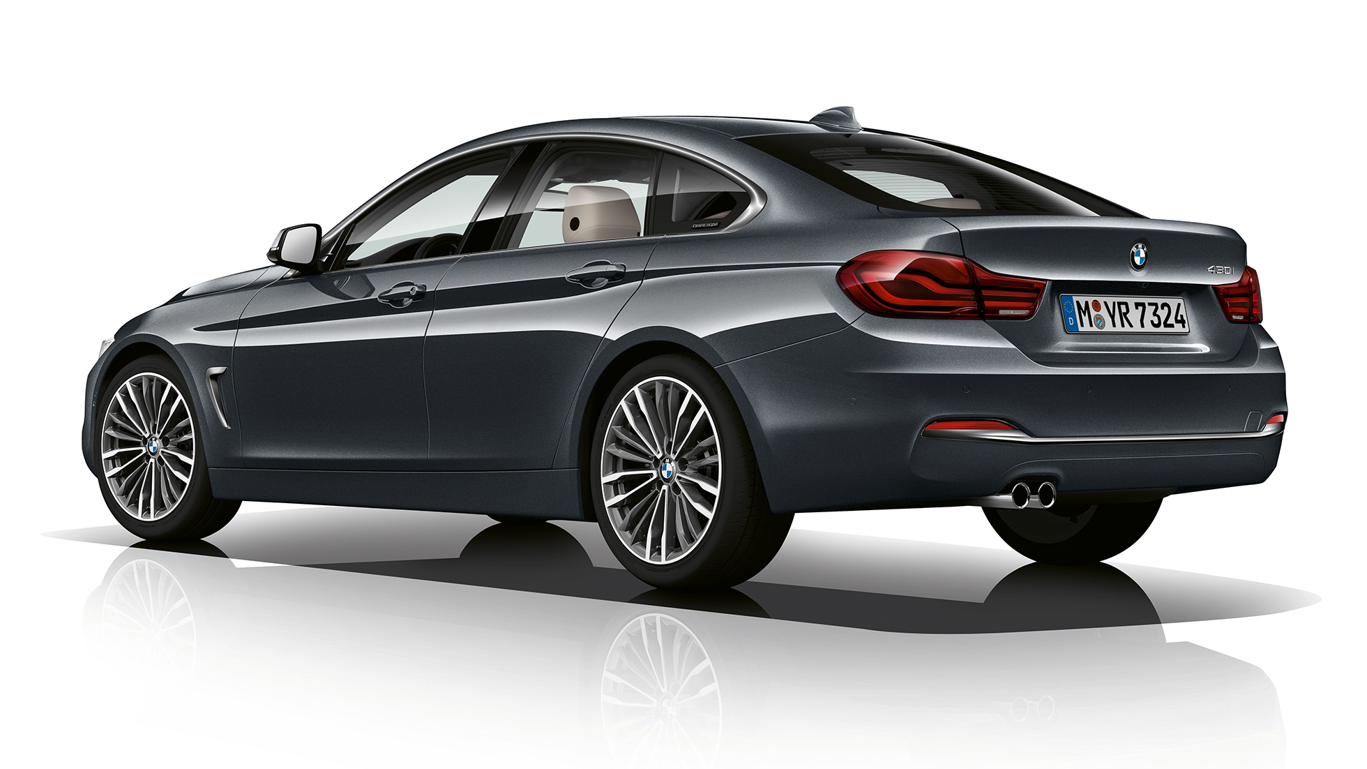 BMW 4. seeria Gran Coupé, mudeli Luxury Line kolm neljandikku tagantvaade BMW 4. seeria Gran Coupé, mudeli Luxury Line kolm neljandikku tagantvaade