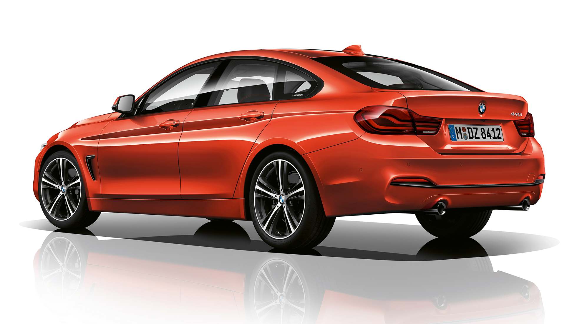BMW 4. seeria Gran Coupé, mudeli Sport Line kolm neljandikku tagantvaade BMW 4. seeria Gran Coupé, mudeli Sport Line kolm neljandikku tagantvaade