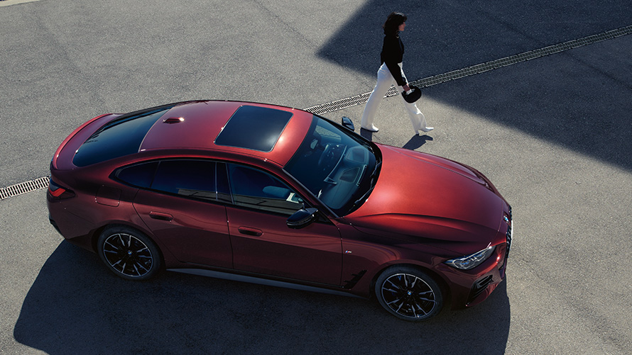 BMW 4 Series Gran Coupé G26, BMW Individual Aventurine Red metallik, ülaltvaade BMW 4 Series Gran Coupé G26, BMW Individual Aventurine Red metallik, ülaltvaade