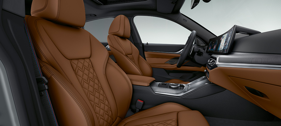 BMW 4. seeria Gran Coupé G26 2021, BMW Individuali täisnahkpolster 'Merino' Tartufo, salong BMW 4. seeria Gran Coupé G26 2021, BMW Individuali täisnahkpolster 'Merino' Tartufo, salong
