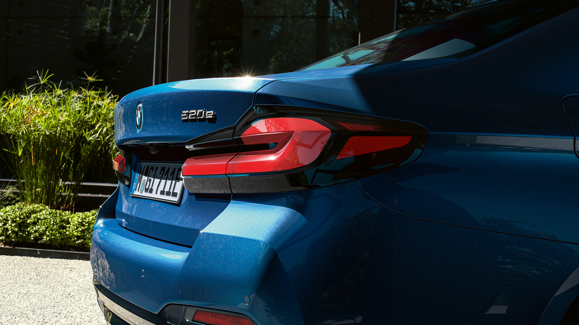 BMW 5. seeria Sedaan G30, 3D ruumilised tagatuled BMW 5. seeria Sedaan G30 Facelift 2020 Phytonic Blue, 3D ruumilised tagatuled, lähivaade tagant