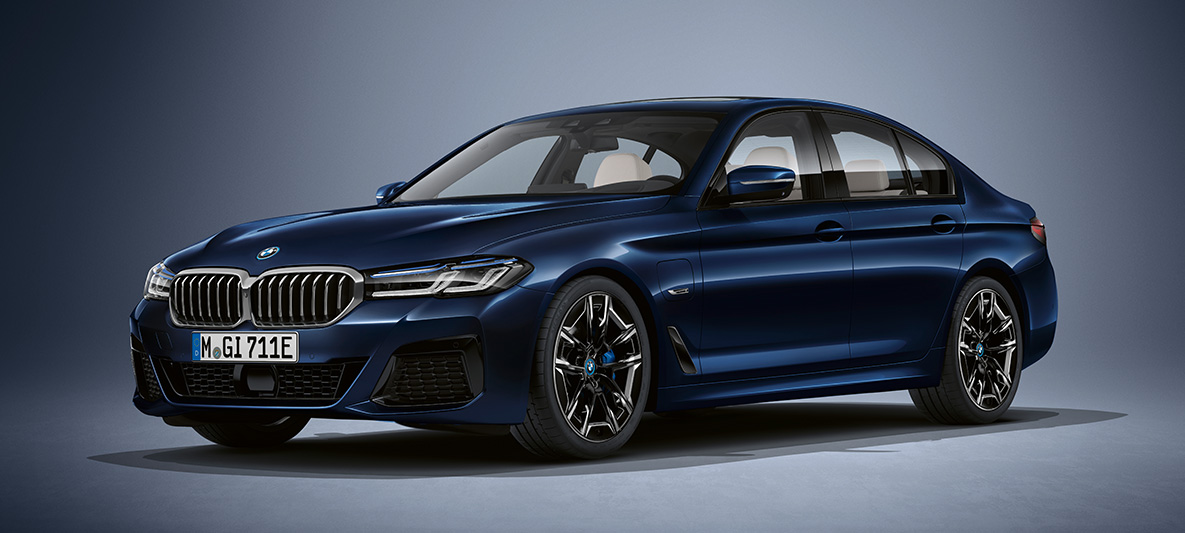 BMW 5. seeria Sedaan G30, Individuali värviviimistlus BMW 5. seeria Sedaan Individual G30 Facelift 2020, kolm neljandikku eestvaade seistes