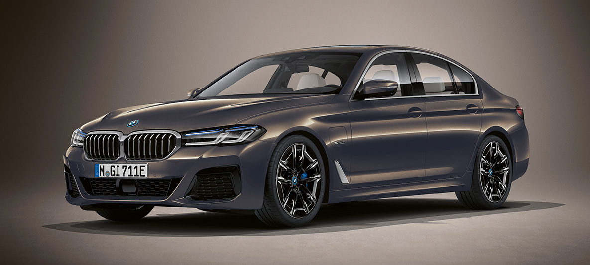 BMW 5. seeria Sedaan G30, Individuali värviviimistlus BMW 5. seeria Sedaan Individual G30 Facelift 2020, kolm neljandikku eestvaade seistes
