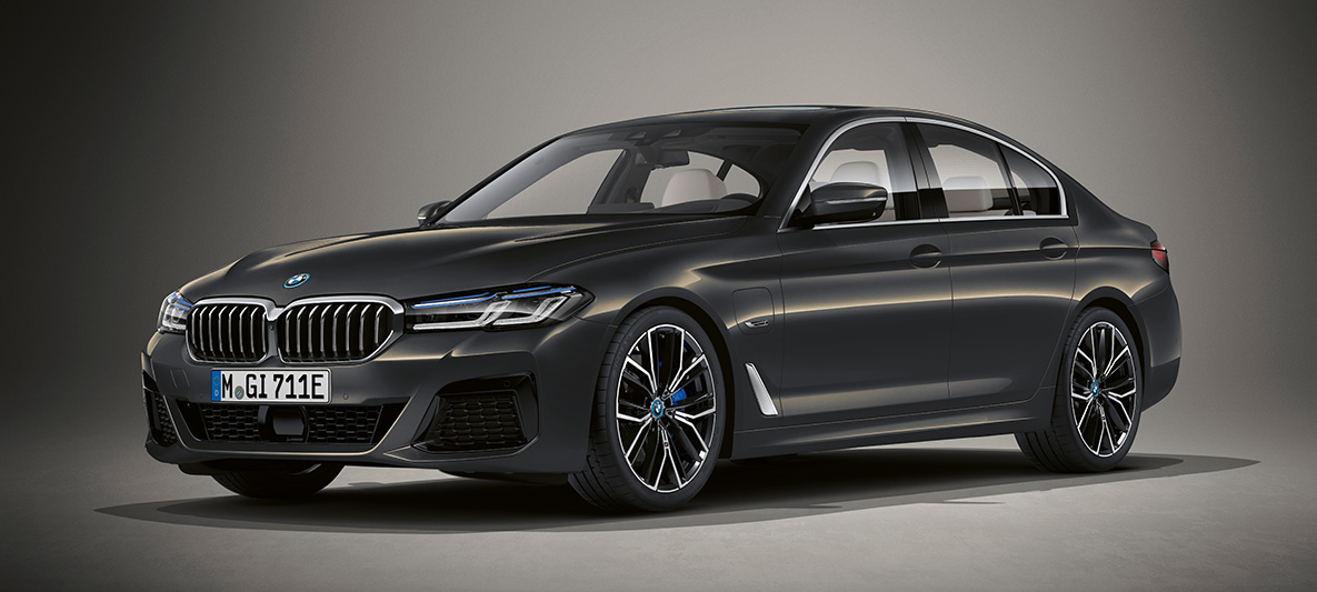 BMW 5. seeria Sedaan G30, Individuali värviviimistlus BMW 5. seeria Sedaan Individual G30 Facelift 2020, kolm neljandikku eestvaade seistes