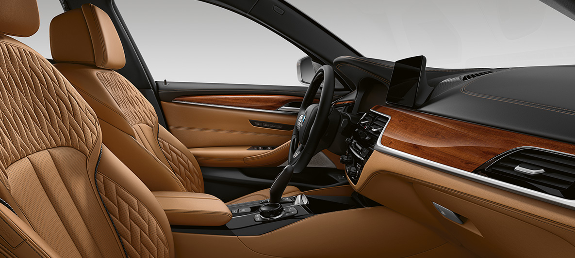 BMW 5. seeria Sedaan G30 Individual salong, täisnahk BMW 5. seeria Sedaan Individual G30 Facelift 2020 salong, juhikoht, täisnahk
