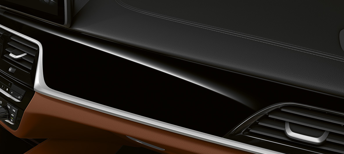 BMW 5. seeria Sedaan G30 Individuali salong, salongi dekoratiivliistud BMW 5. seeria Sedaan Individual G30 Facelift 2020 salong, juhikoht, salongi dekoratiivliistud