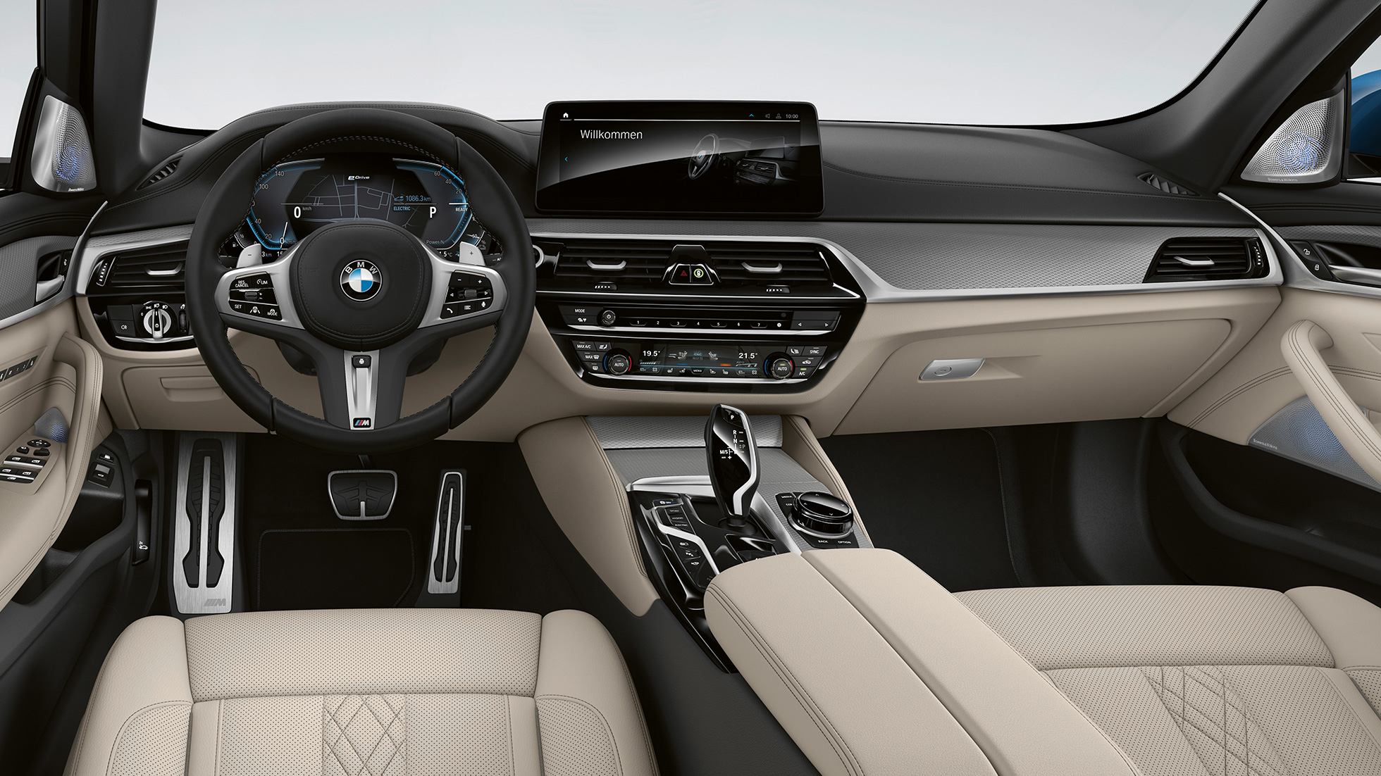 BMW 5. seeria Sedaan pistikhübriid G30 M-sportpakett, juhikoht BMW 5. seeria Sedaan 520d xDrive G30 2020 M-sportpakett, salong, nahkpolster „Dakota“ Black siniste kontrastõmblustega, juhikoht