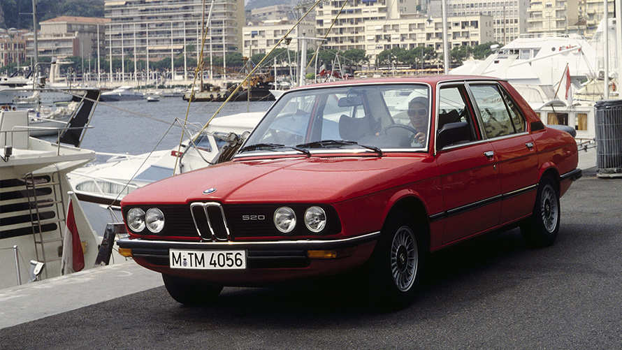 BMW 520 (E12), kolm neljandikku eestvaade seistes BMW 520 (E12), kolm neljandikku eestvaade seistes