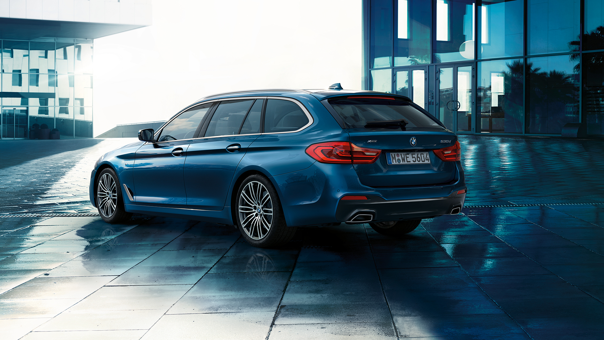 Välisilme, BMW 5. seeria Touring BMW 5. seeria Touring, olulisemad omadused, 530d xDrive Touring G31 toonis Mediterranean Blue metallik, 3/4 tagantvaade