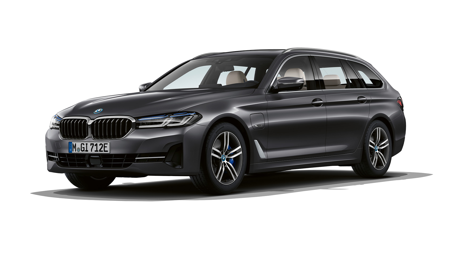 BMW 5. seeria Touring 530i G31 2020, baasvarustus, eestvaade BMW 5. seeria Touring 530i G31 2020, Sophisto Grey, baasvarustus. kolm neljandikku eestvaade
