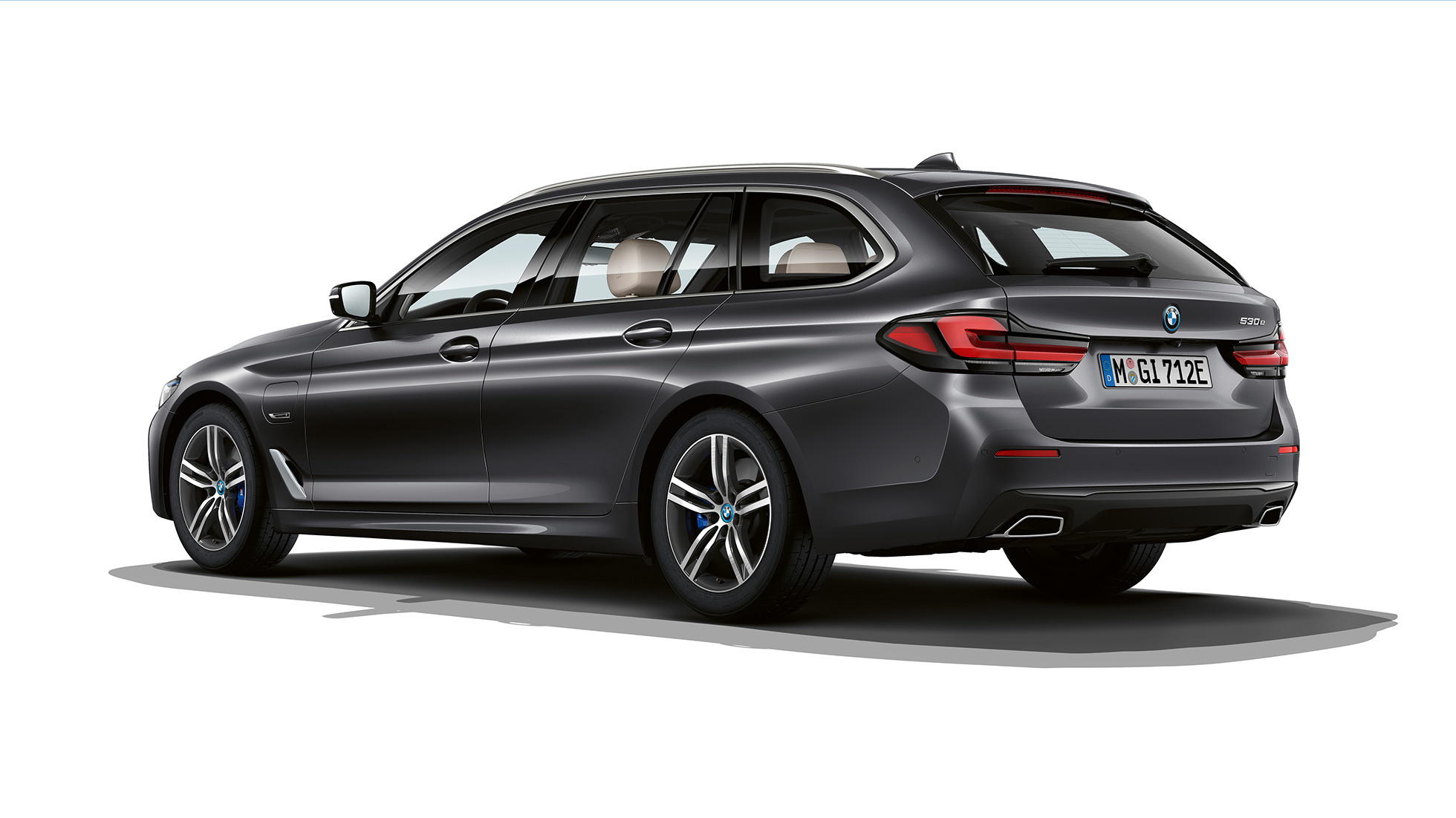 BMW 5. seeria Touring G31, baasvarustus tagant BMW 5. seeria Touring 530i G31 2020, Sophisto Grey, baasvarustus, kolm neljandikku tagantvaade