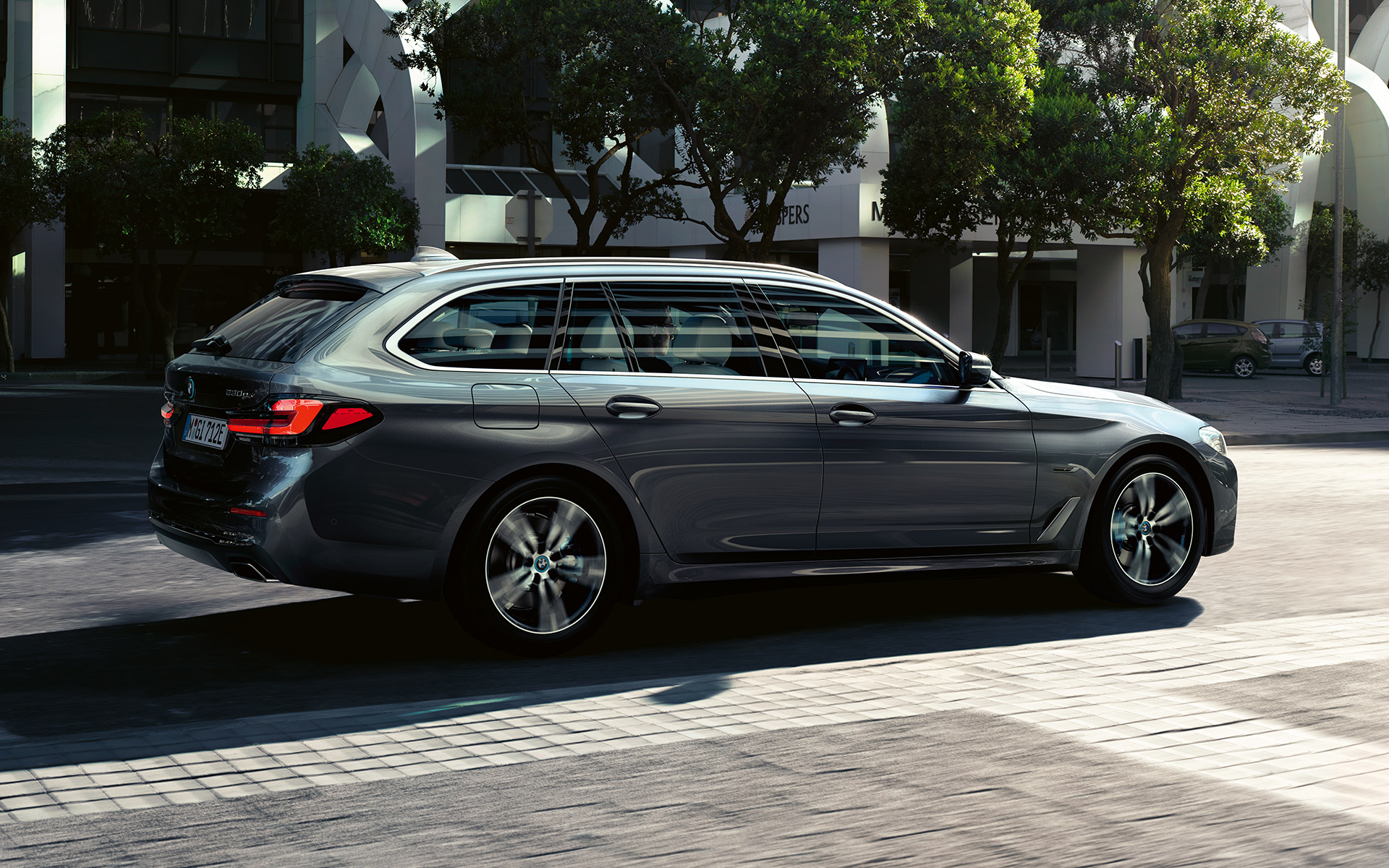 BMW 5. seeria Touring G31 LCI, seitse kaheksandikku külgvaade BMW 5. seeria Touring G31 LCI, seitse kaheksandikku külgvaade