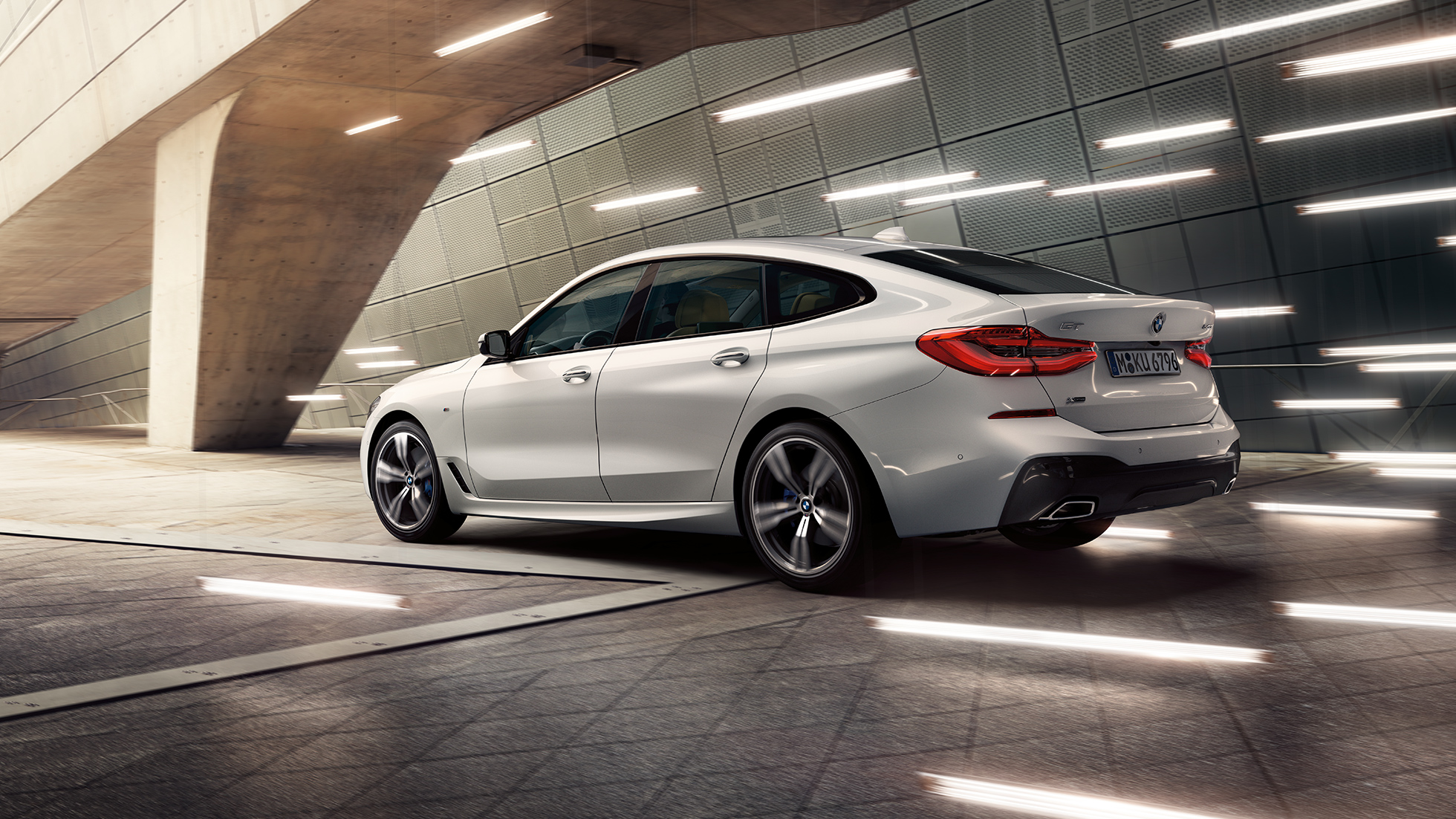 BMW 6. seeria Gran Turismo G32, 3/4 külgvaade tagantpoolt BMW 6. seeria Gran Turismo G32 2017, toonis Mineral White metallik, 3/4 külgvaade tagantpoolt