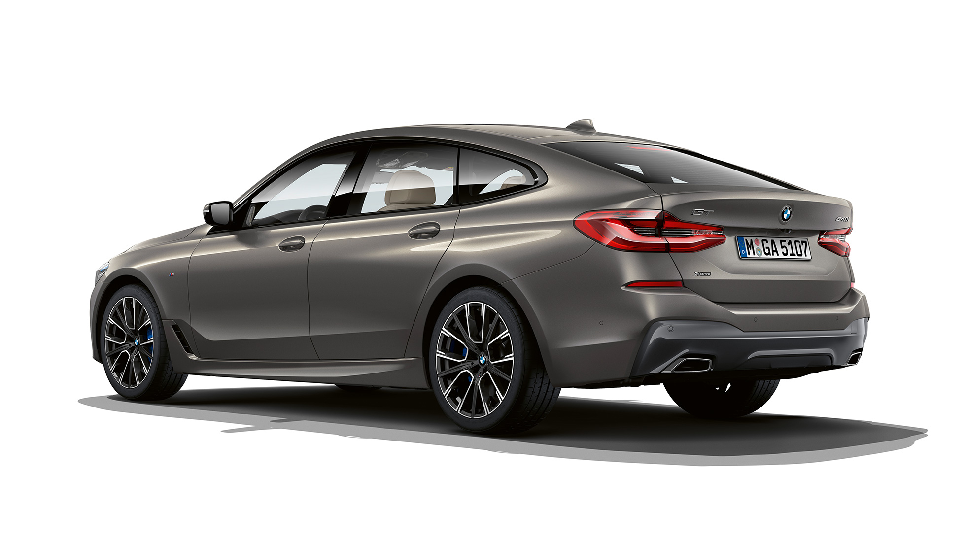 BMW 6. seeria Gran Turismo, M-sportpakett G32 2020 tagaosa BMW 6. seeria Gran Turismo G32 640i xDrive 2020 M-sportpakett Bernina Grey Amber Effect, kolm neljandikku tagantvaade
