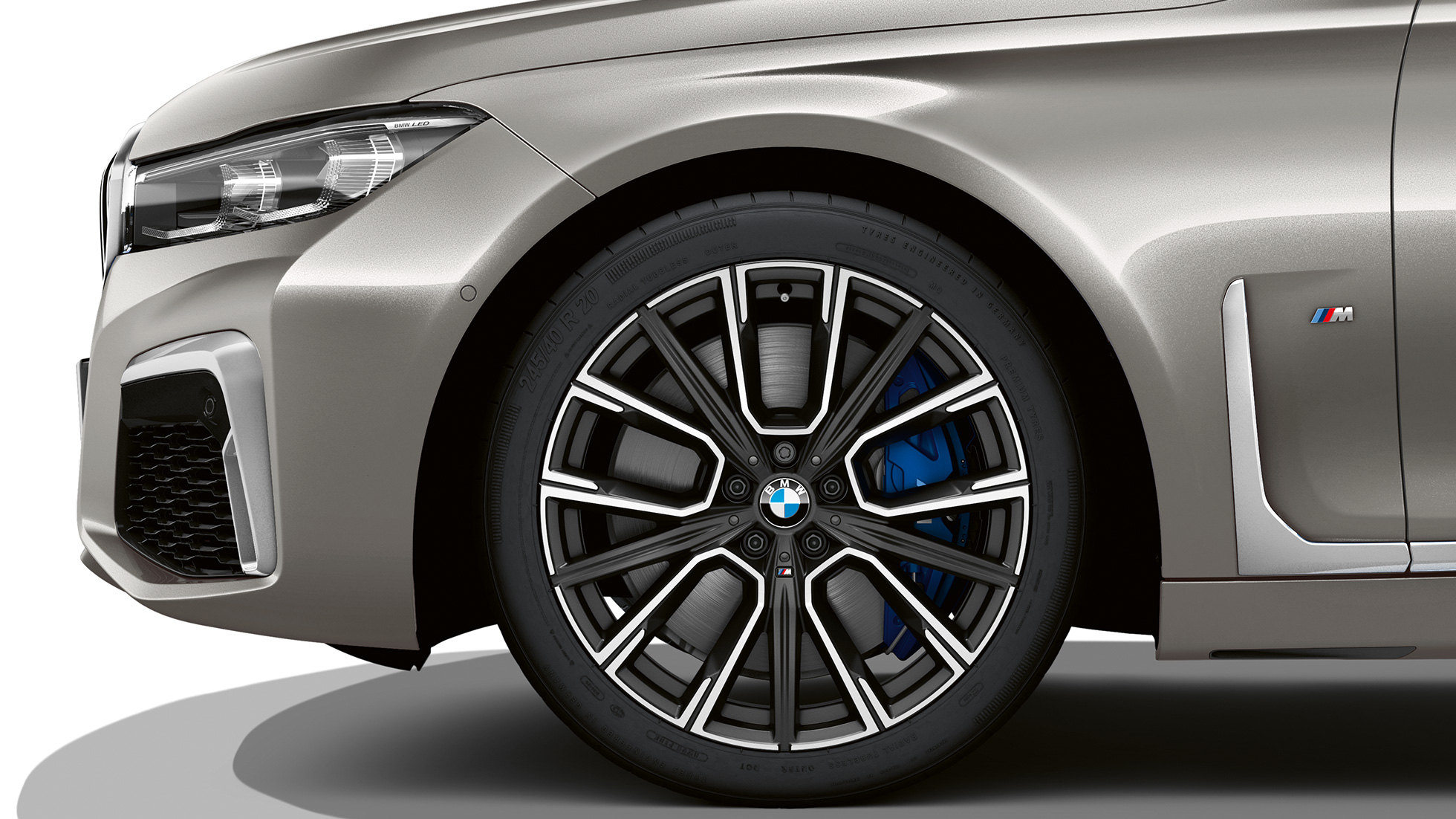 BMW 7. seeria sedaan, M-sportpakett, veljed BMW 7. seeria sedaan, M-sportpakett: lähivaade velgedele