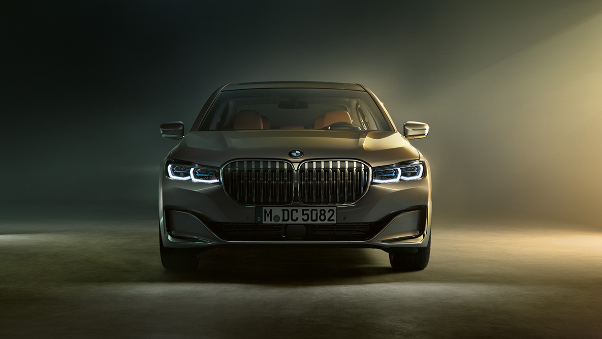 BMW 7. seeria Sedaan, eestvaade BMW 7. seeria Sedaan, eestvaade hämaras